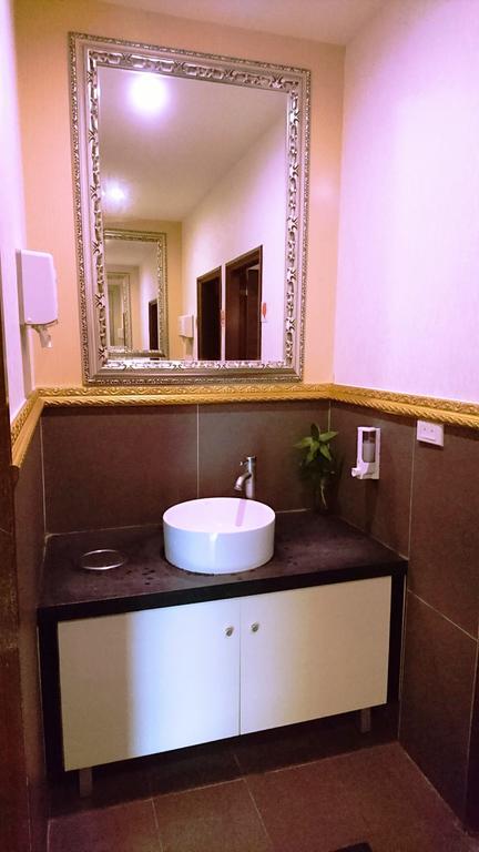 Metropolis Hotel Таоюань Екстер'єр фото